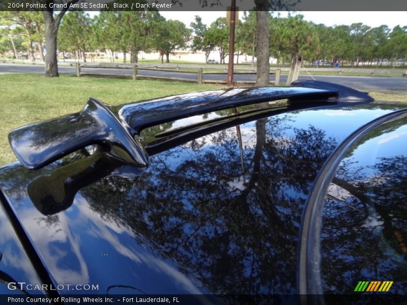 Black / Dark Pewter 2004 Pontiac Grand Am SE Sedan