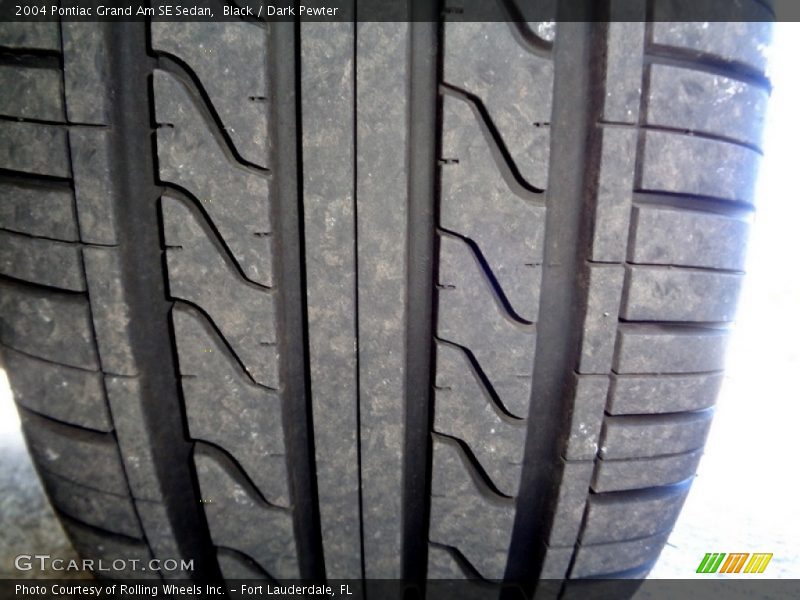 Black / Dark Pewter 2004 Pontiac Grand Am SE Sedan