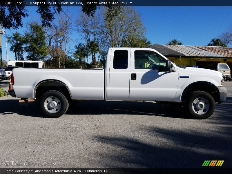 Oxford White / Medium Flint 2005 Ford F250 Super Duty XL SuperCab 4x4