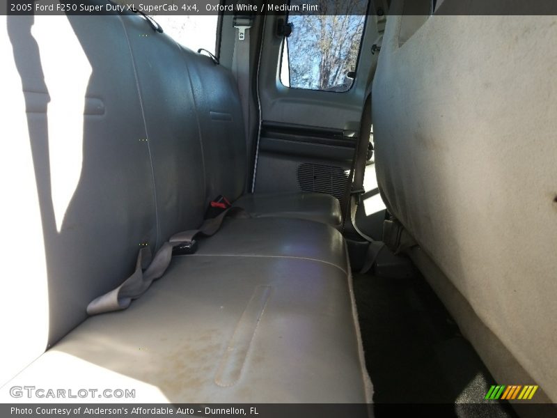 Oxford White / Medium Flint 2005 Ford F250 Super Duty XL SuperCab 4x4