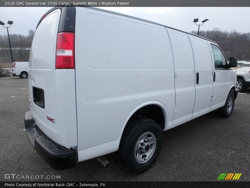 Summit White / Medium Pewter 2018 GMC Savana Van 2500 Cargo