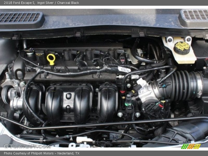 Ingot Silver / Charcoal Black 2018 Ford Escape S