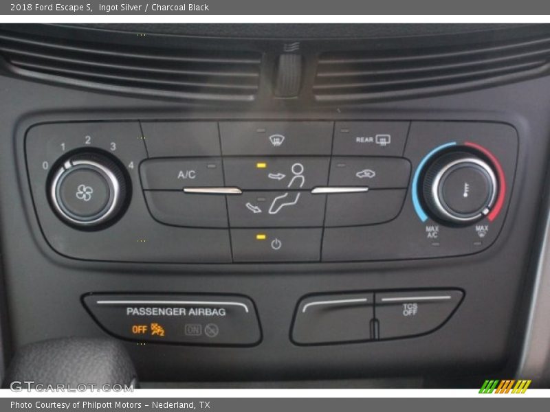 Ingot Silver / Charcoal Black 2018 Ford Escape S