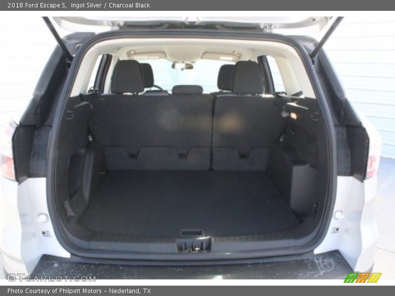 Ingot Silver / Charcoal Black 2018 Ford Escape S
