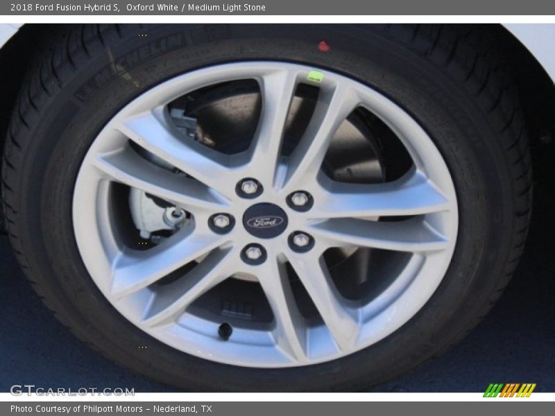 Oxford White / Medium Light Stone 2018 Ford Fusion Hybrid S