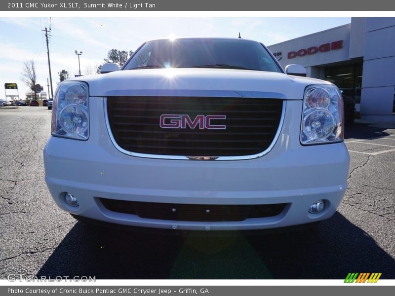 Summit White / Light Tan 2011 GMC Yukon XL SLT