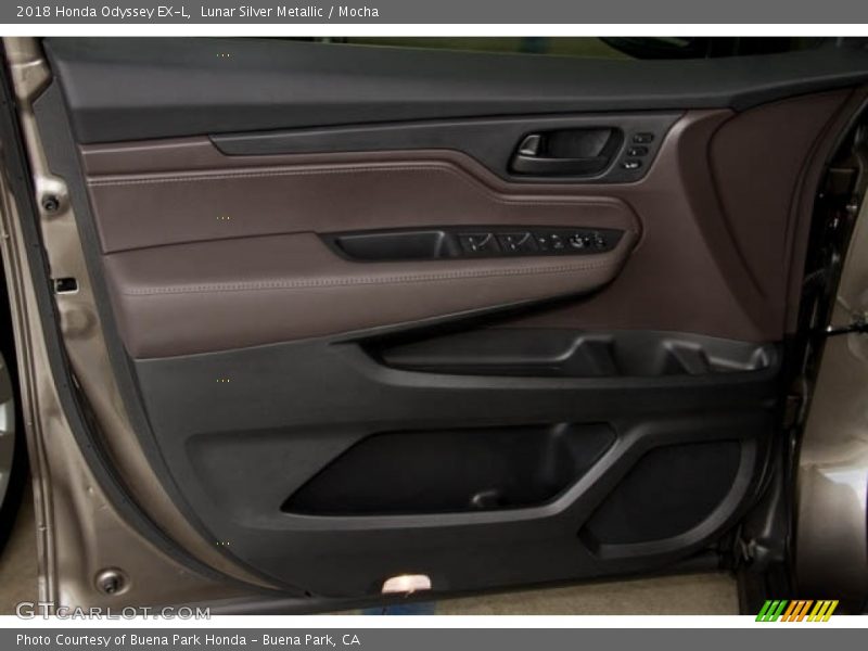 Lunar Silver Metallic / Mocha 2018 Honda Odyssey EX-L