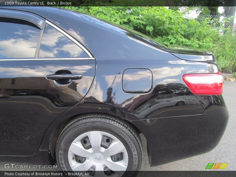 Black / Bisque 2009 Toyota Camry LE