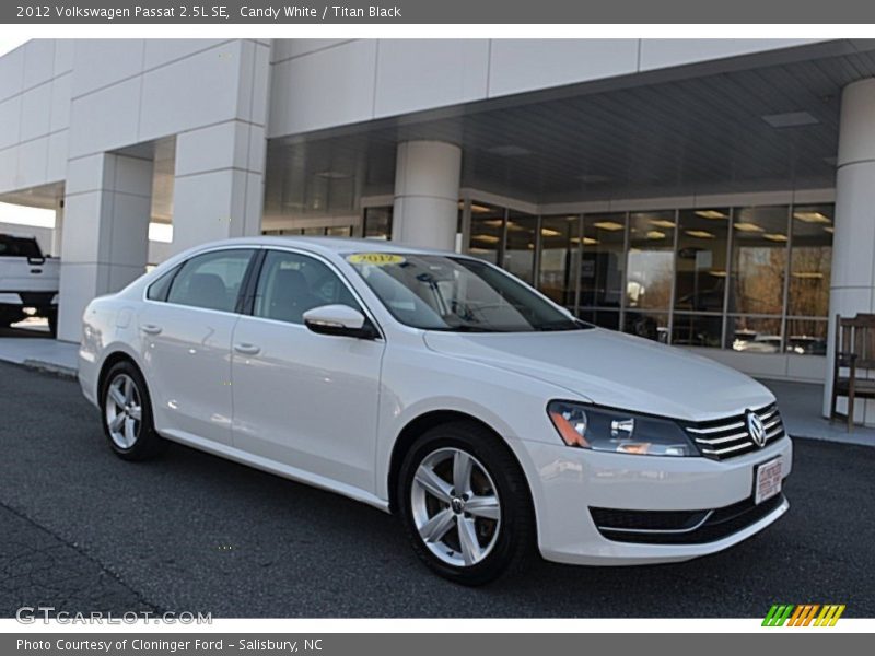 Candy White / Titan Black 2012 Volkswagen Passat 2.5L SE
