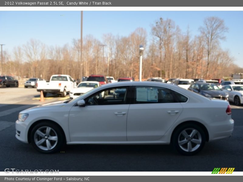Candy White / Titan Black 2012 Volkswagen Passat 2.5L SE