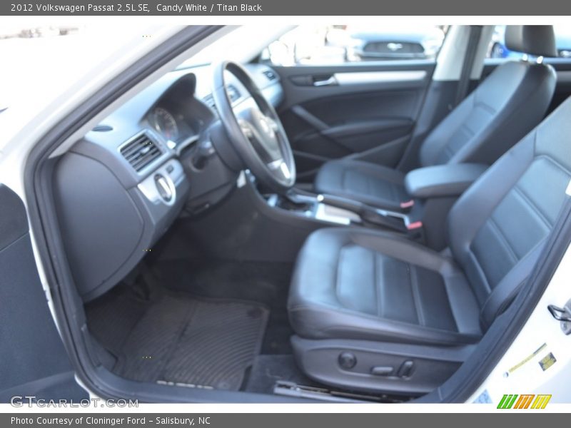 Candy White / Titan Black 2012 Volkswagen Passat 2.5L SE