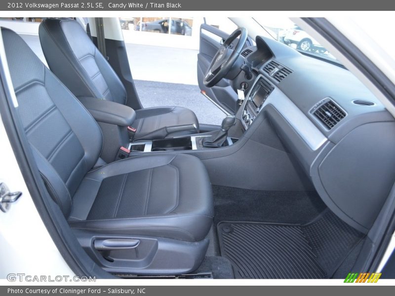 Candy White / Titan Black 2012 Volkswagen Passat 2.5L SE