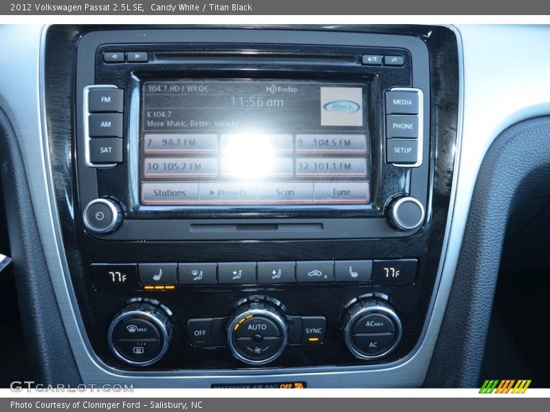 Candy White / Titan Black 2012 Volkswagen Passat 2.5L SE