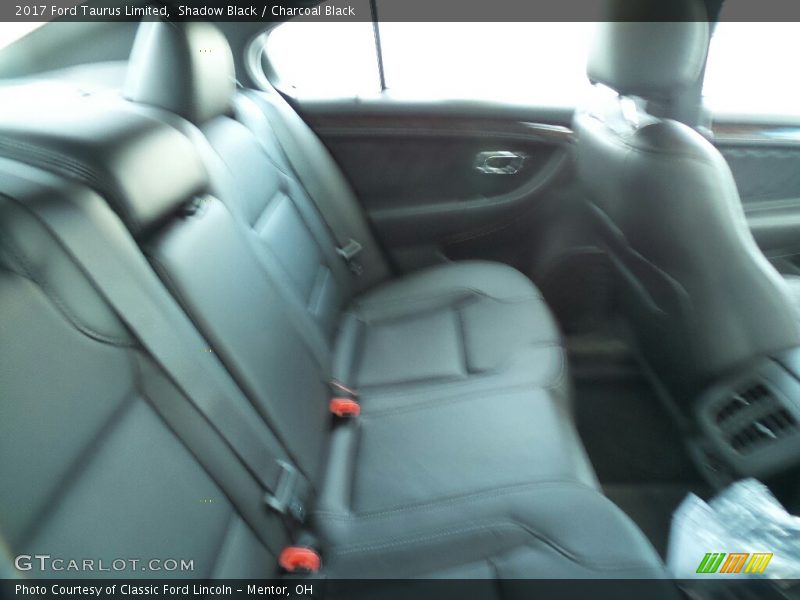 Shadow Black / Charcoal Black 2017 Ford Taurus Limited
