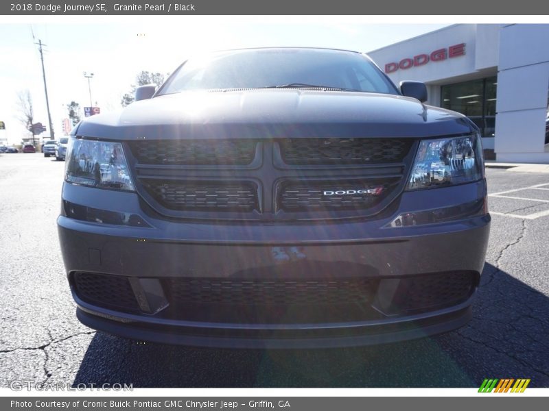 Granite Pearl / Black 2018 Dodge Journey SE