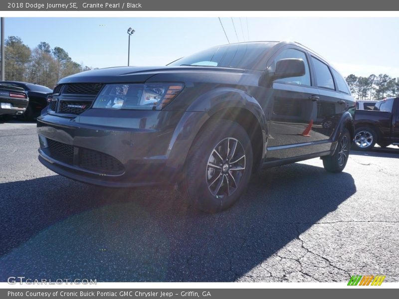 Granite Pearl / Black 2018 Dodge Journey SE