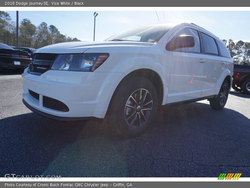 Vice White / Black 2018 Dodge Journey SE