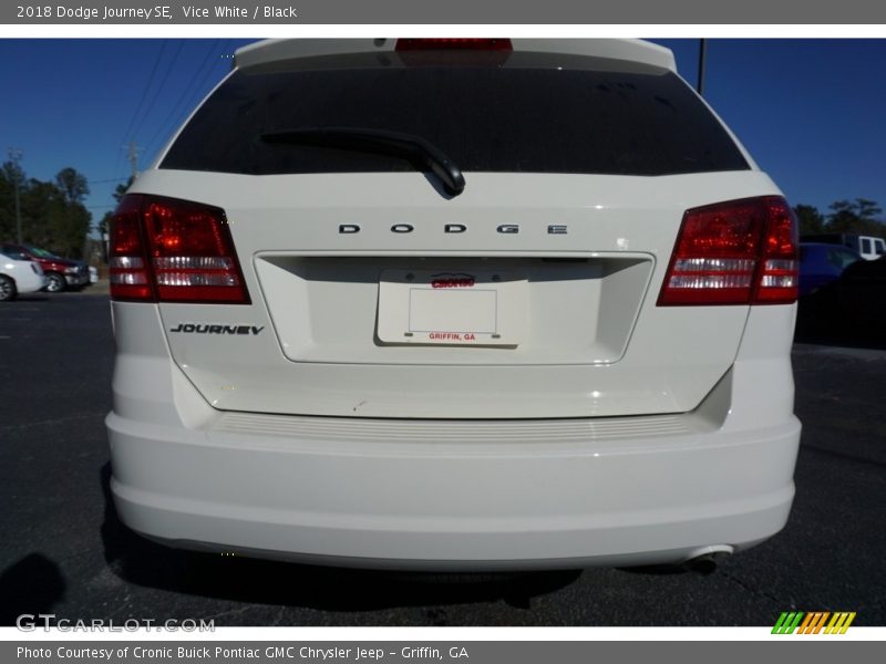Vice White / Black 2018 Dodge Journey SE