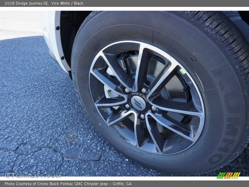 Vice White / Black 2018 Dodge Journey SE