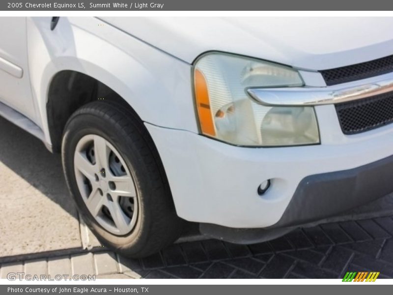 Summit White / Light Gray 2005 Chevrolet Equinox LS