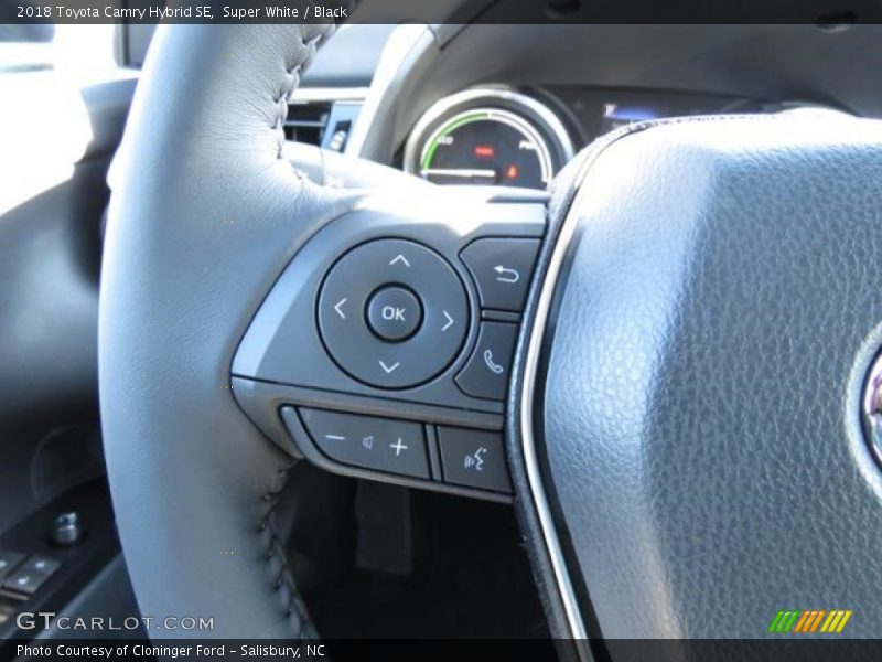 Super White / Black 2018 Toyota Camry Hybrid SE