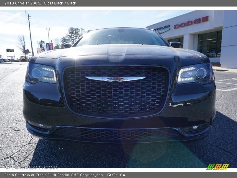 Gloss Black / Black 2018 Chrysler 300 S