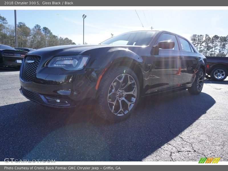 Gloss Black / Black 2018 Chrysler 300 S