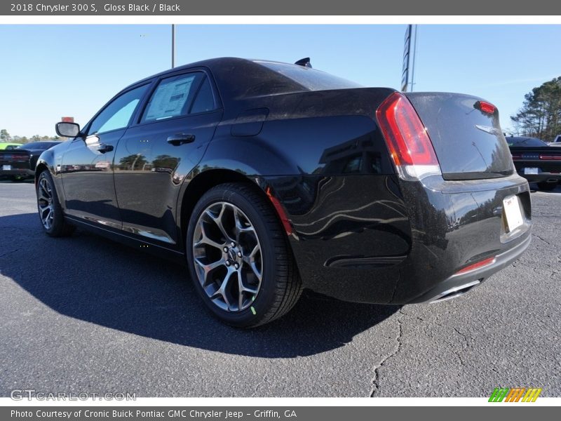 Gloss Black / Black 2018 Chrysler 300 S