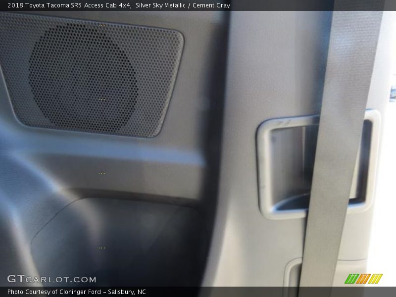 Silver Sky Metallic / Cement Gray 2018 Toyota Tacoma SR5 Access Cab 4x4