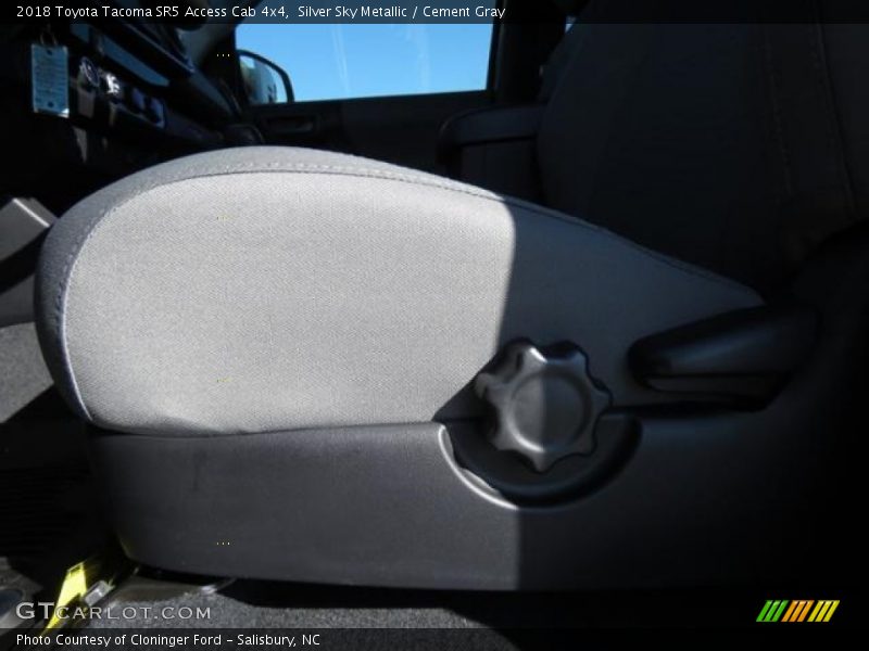Silver Sky Metallic / Cement Gray 2018 Toyota Tacoma SR5 Access Cab 4x4