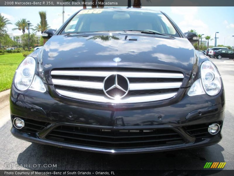 Majestic Black Metallic / Macadamia 2008 Mercedes-Benz R 350