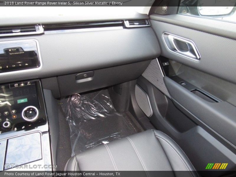 Silicon Silver Metallic / Ebony 2018 Land Rover Range Rover Velar S