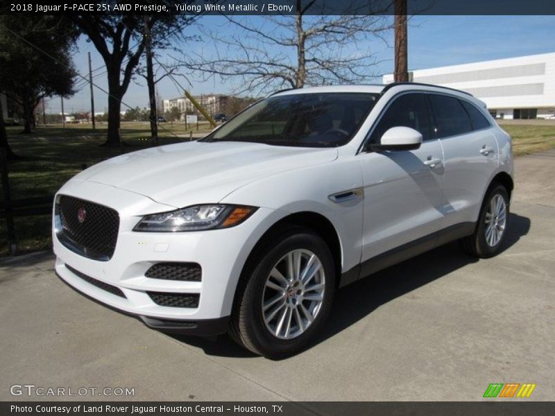 Yulong White Metallic / Ebony 2018 Jaguar F-PACE 25t AWD Prestige