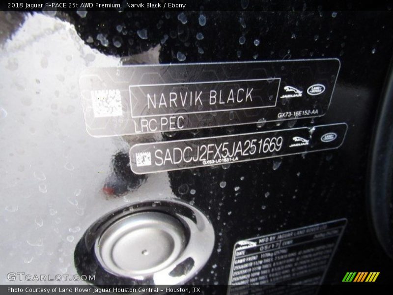 Narvik Black / Ebony 2018 Jaguar F-PACE 25t AWD Premium