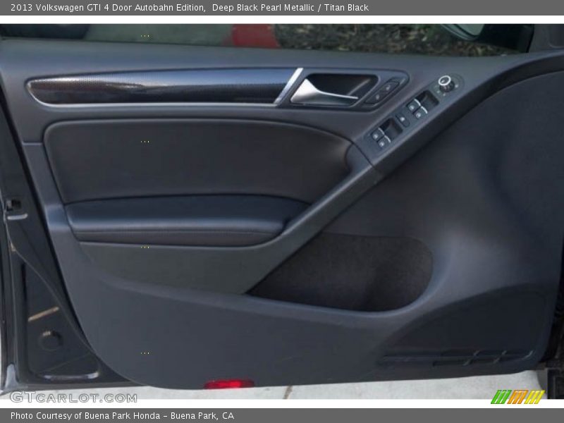 Deep Black Pearl Metallic / Titan Black 2013 Volkswagen GTI 4 Door Autobahn Edition