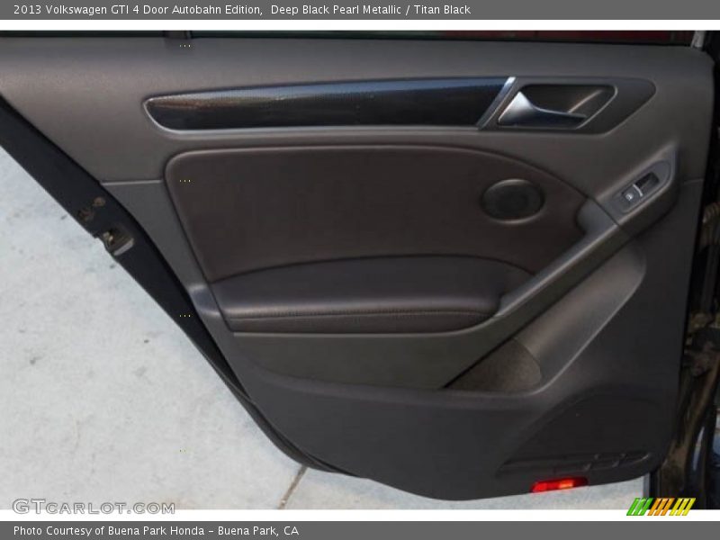 Deep Black Pearl Metallic / Titan Black 2013 Volkswagen GTI 4 Door Autobahn Edition