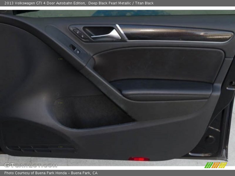 Deep Black Pearl Metallic / Titan Black 2013 Volkswagen GTI 4 Door Autobahn Edition