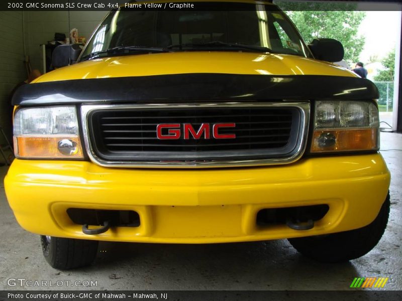 Flame Yellow / Graphite 2002 GMC Sonoma SLS Crew Cab 4x4