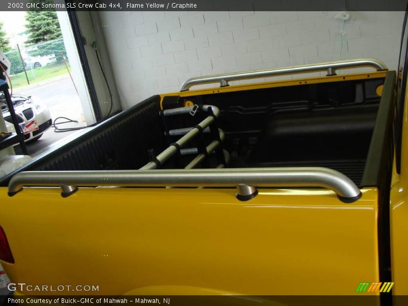 Flame Yellow / Graphite 2002 GMC Sonoma SLS Crew Cab 4x4