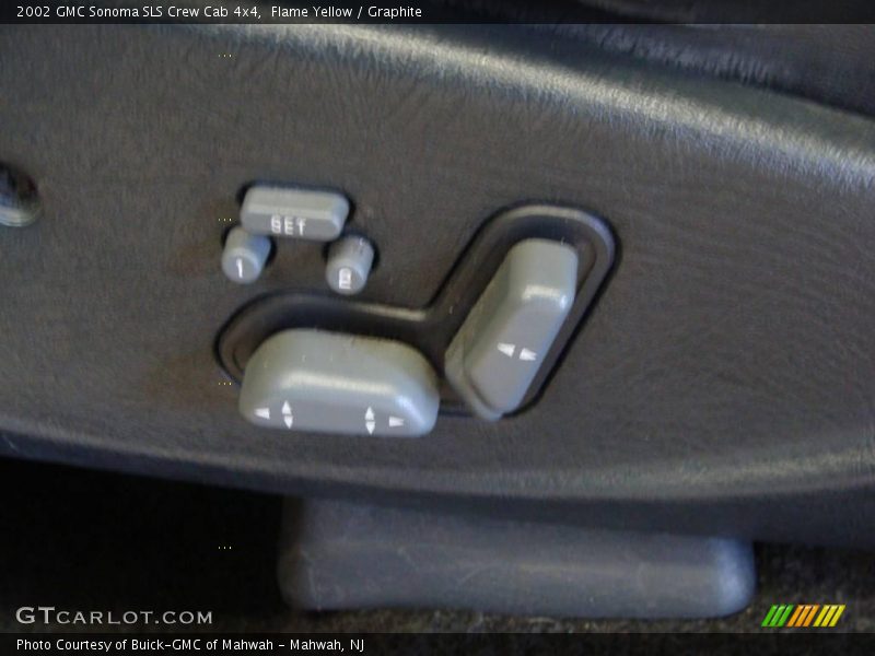 Flame Yellow / Graphite 2002 GMC Sonoma SLS Crew Cab 4x4