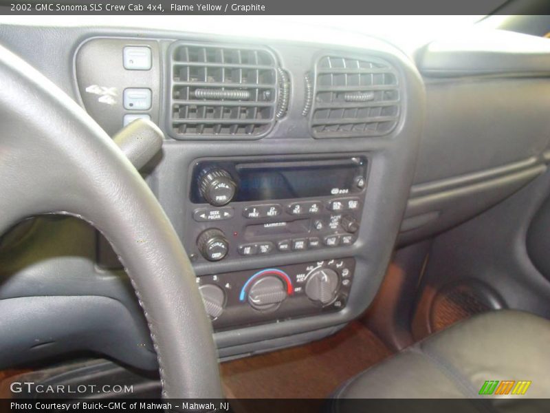 Flame Yellow / Graphite 2002 GMC Sonoma SLS Crew Cab 4x4