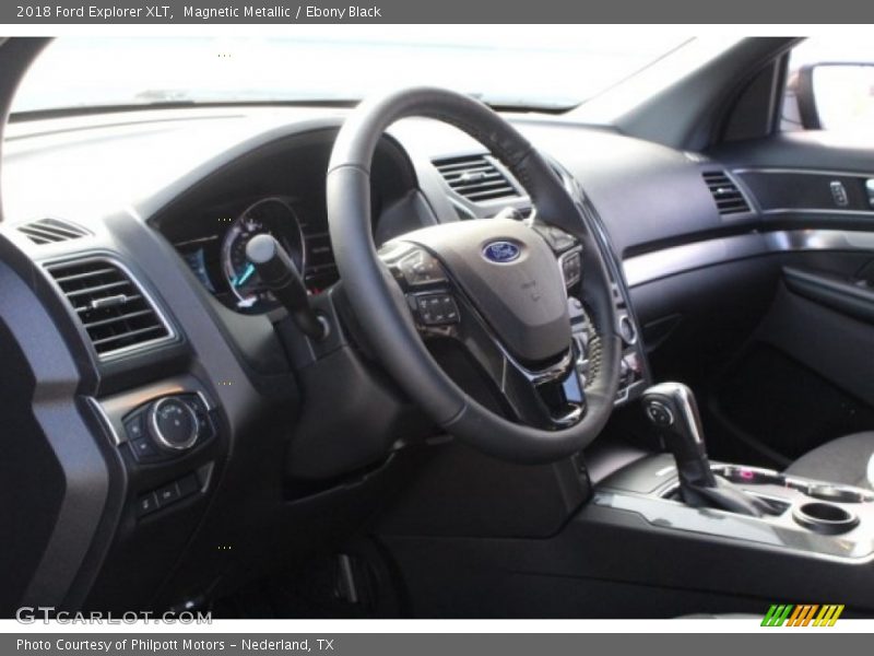 Magnetic Metallic / Ebony Black 2018 Ford Explorer XLT