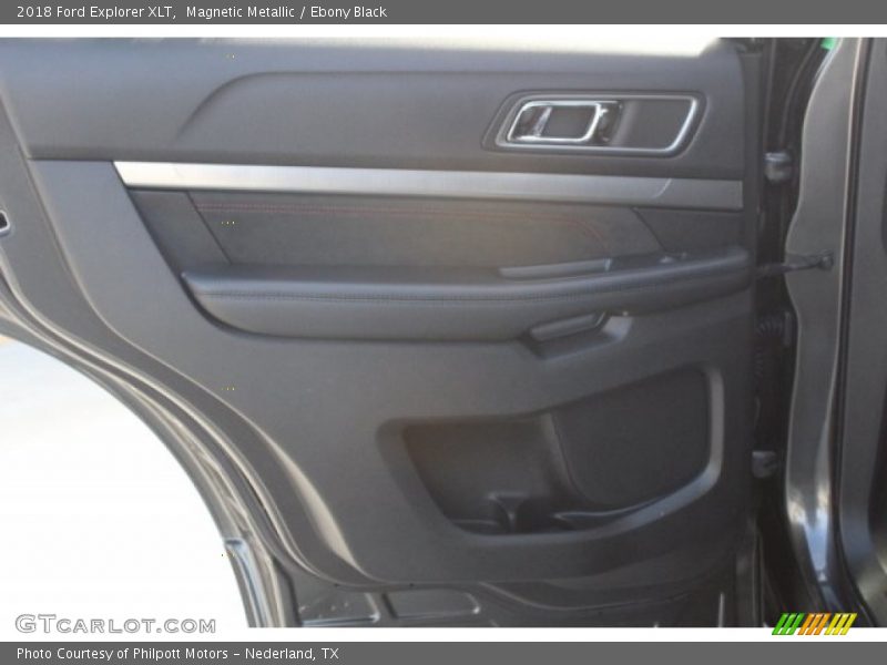 Magnetic Metallic / Ebony Black 2018 Ford Explorer XLT