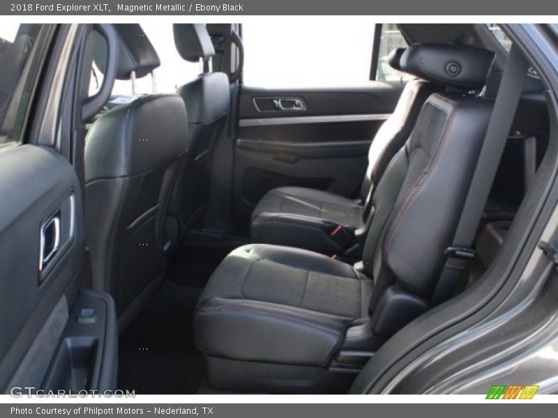Magnetic Metallic / Ebony Black 2018 Ford Explorer XLT