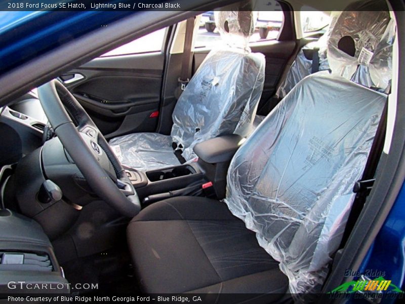 Lightning Blue / Charcoal Black 2018 Ford Focus SE Hatch