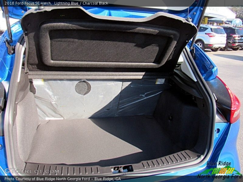 Lightning Blue / Charcoal Black 2018 Ford Focus SE Hatch