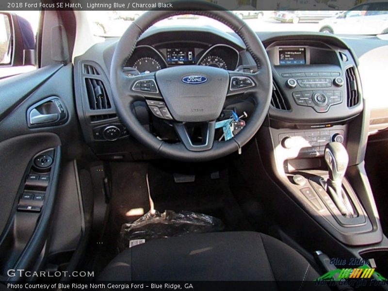 Lightning Blue / Charcoal Black 2018 Ford Focus SE Hatch