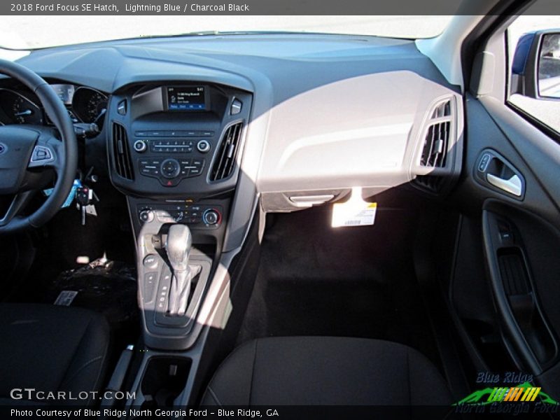 Lightning Blue / Charcoal Black 2018 Ford Focus SE Hatch