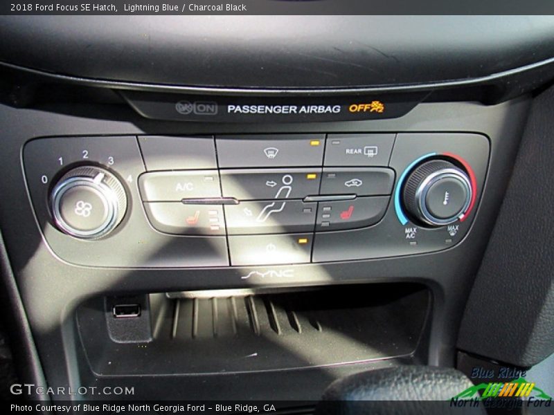 Lightning Blue / Charcoal Black 2018 Ford Focus SE Hatch