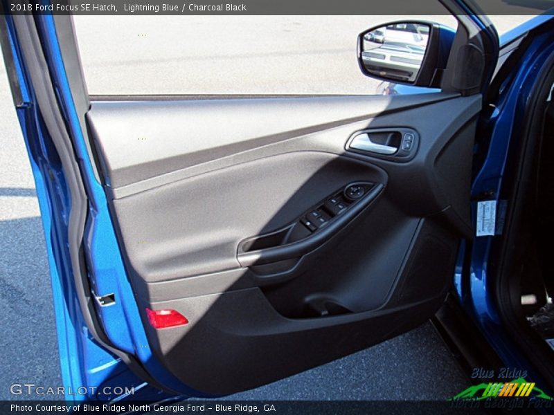 Lightning Blue / Charcoal Black 2018 Ford Focus SE Hatch